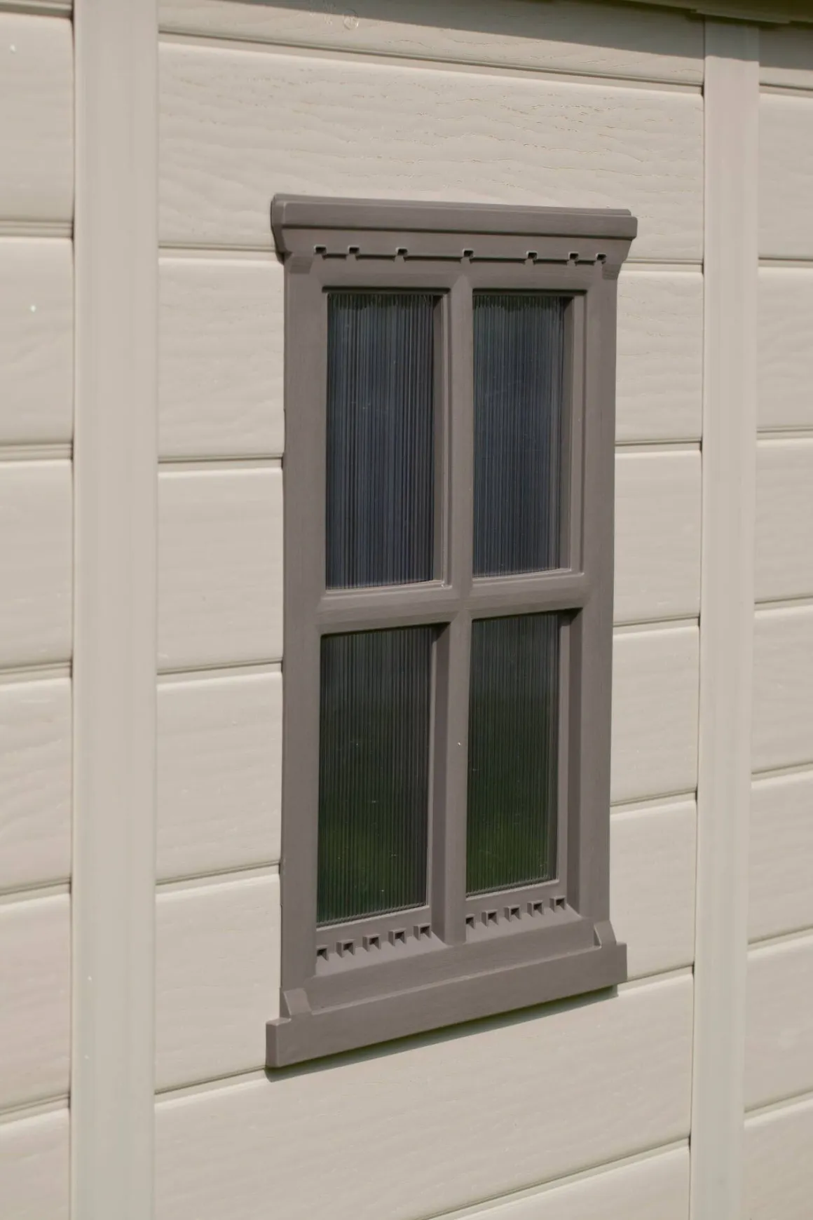 Casette Da Giardino > Dmora Casetta da Giardino Beige Nero Resistente Agli Agenti Atmosferici Presenza Finestre 184x111x201h cm, Tetto a due Falde - Tiffin Nero, Beige