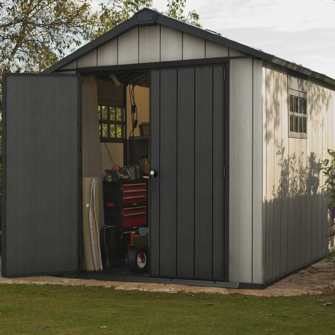 Casetta da Giardino Grigio Nero Resistente Agli Agenti Atmosferici Presenza Finestre 229x287x242h cm, Tetto a due Falde - Warrenton