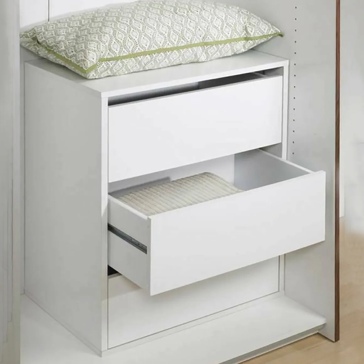 Salotto|Camera Da Letto > Dmora Cassettiera in legno bianca 61x117h cm - Aaron Bianco