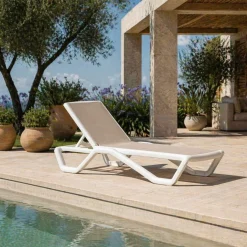Sdraio > Dmora Lettino Prendisole Bianco Beige Impilabile, Regolabile 4 Posizioni Peso Supportato 120 kg 191x57x90h cm, Schienale Regolabile Made in Italy - Rochelle Beige, Bianco