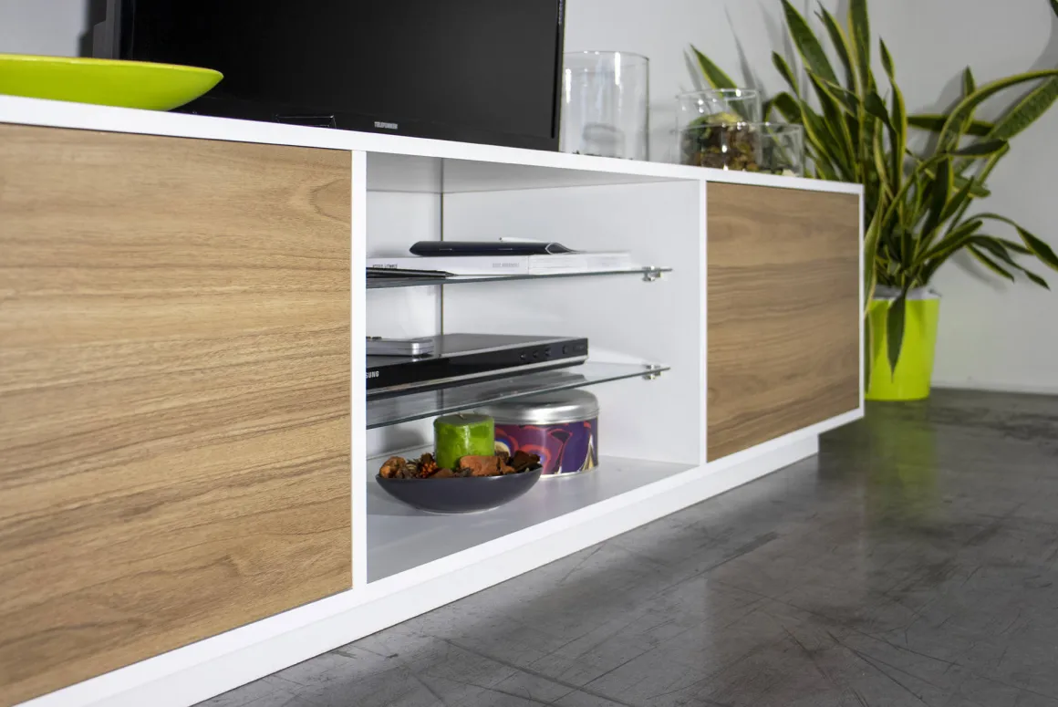 Salotto > Dmora Mobile TV bianco lucido e noce 220x41x46h cm 4 ante e 1 cassetto - Ajuly Marrone Noce, Bianco Lucido