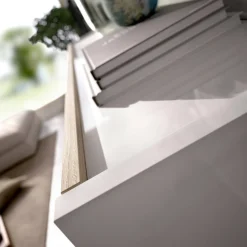 Salotto|Pareti Attrezzate > Dmora Parete soggiorno ad angolo con vetrina 260cm rovere e bianca lucida - Agio Bianco Lucido, Marrone Rovere
