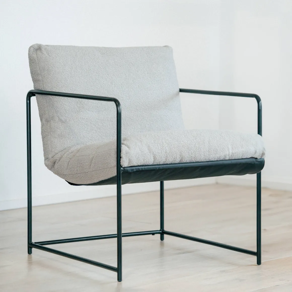 Poltrona design in metallo e tessuto grigio - Appare