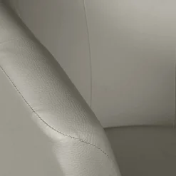 Poltrone|Poltroncine > Dmora Poltrona moderna in ecopelle con braccioli nera - Ago Nero