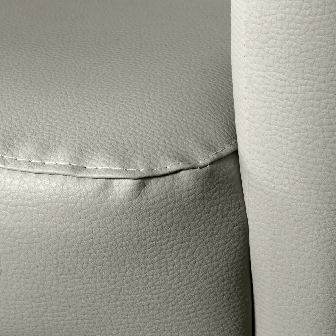 Poltrone|Poltroncine > Dmora Poltrona moderna in ecopelle con braccioli nera - Ago Nero