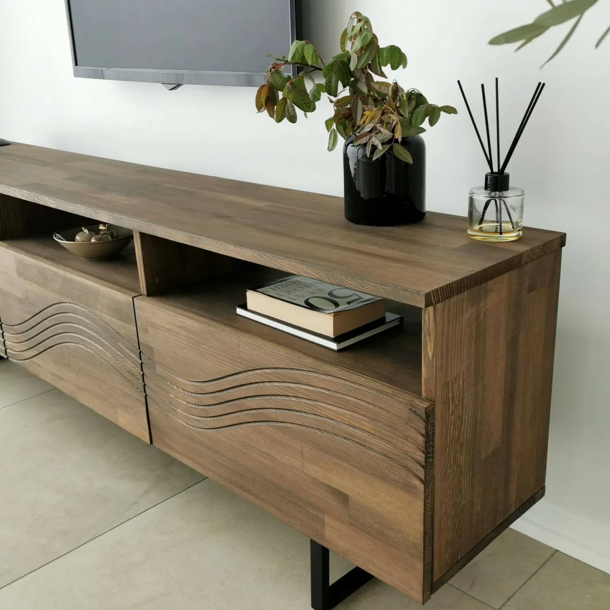 Mobili Porta Tv|Salotto > Dmora Porta TV noce 170x30x40h cm 3 ante legno massello - Ulana Marrone Noce