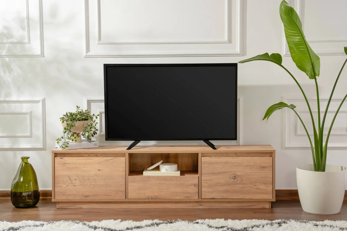 Porta TV pino 160x29x42h cm 3 ante - Morrigan