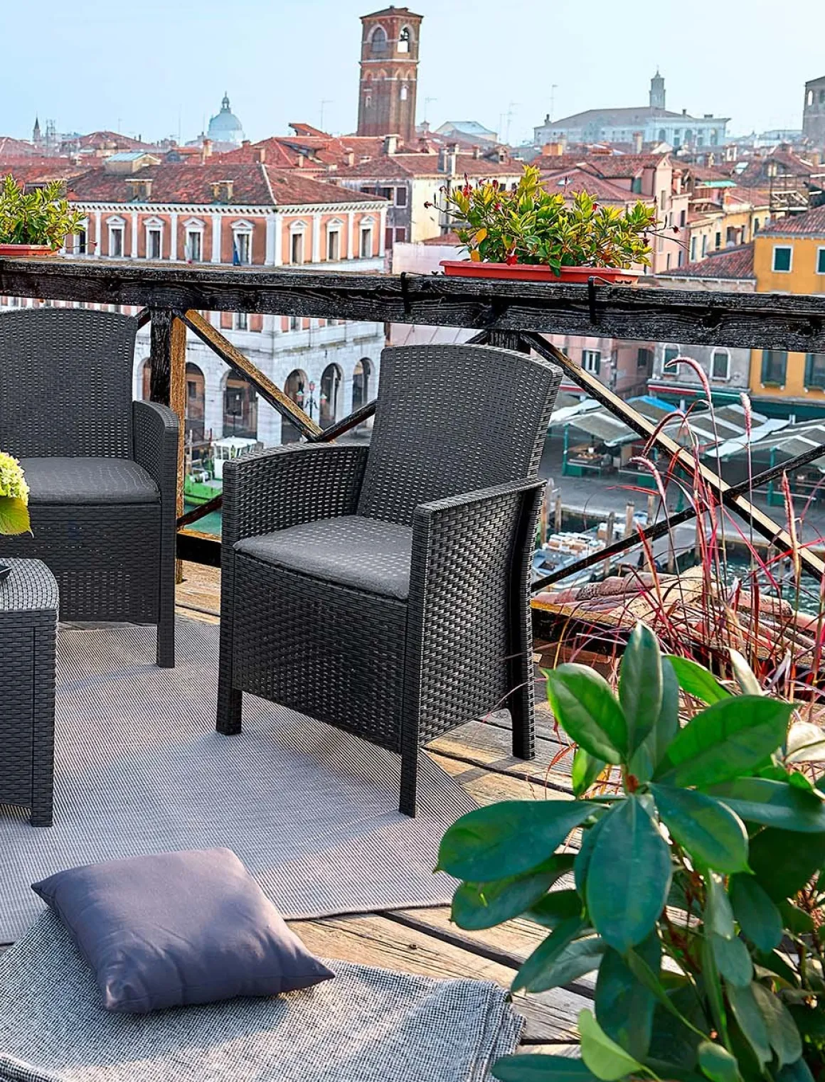 Salotto da terrazza poltrone e divano effetto rattan antracite - Eustachia