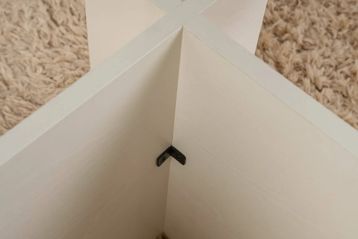 Tavolini Da Salotto|Salotto > Dmora Tavolino da Salotto Portariviste Forma Rettangolare 105x65x40h cm, Materiale Piano in Vetro - Teti Bianco
