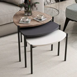 Tavolini Da Salotto > Dmora Tavolino da Salotto Nero Marrone Noce set 3 Pezzi Forma Triangolare 45x45x45h cm, Colore Ripiano Marrone - Carro Marrone, Nero Noce
