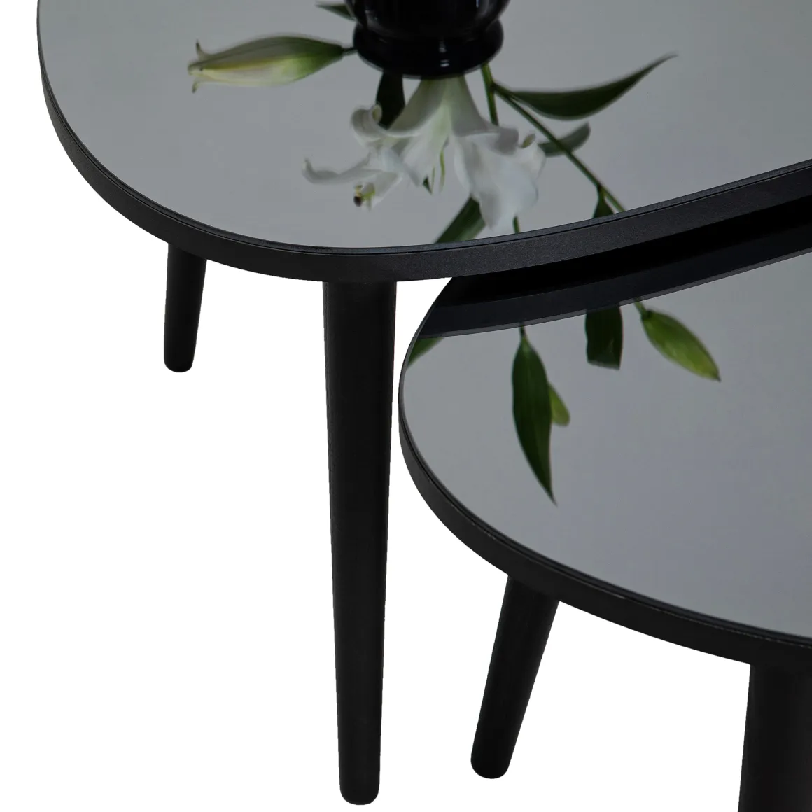 Tavolini Da Salotto > Dmora Tavolino da Salotto Piano in Vetro Temperato Forma Ovale 75x55x38h cm, Sfumatura Colore Ripiano Fume - Frontone Nero