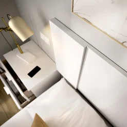 Testiera Letto Bianco Marrone Rovere 2 Comodini Inclusi Piazza e Mezza 34x237 cm, Colore Struttura Marrone - Carson