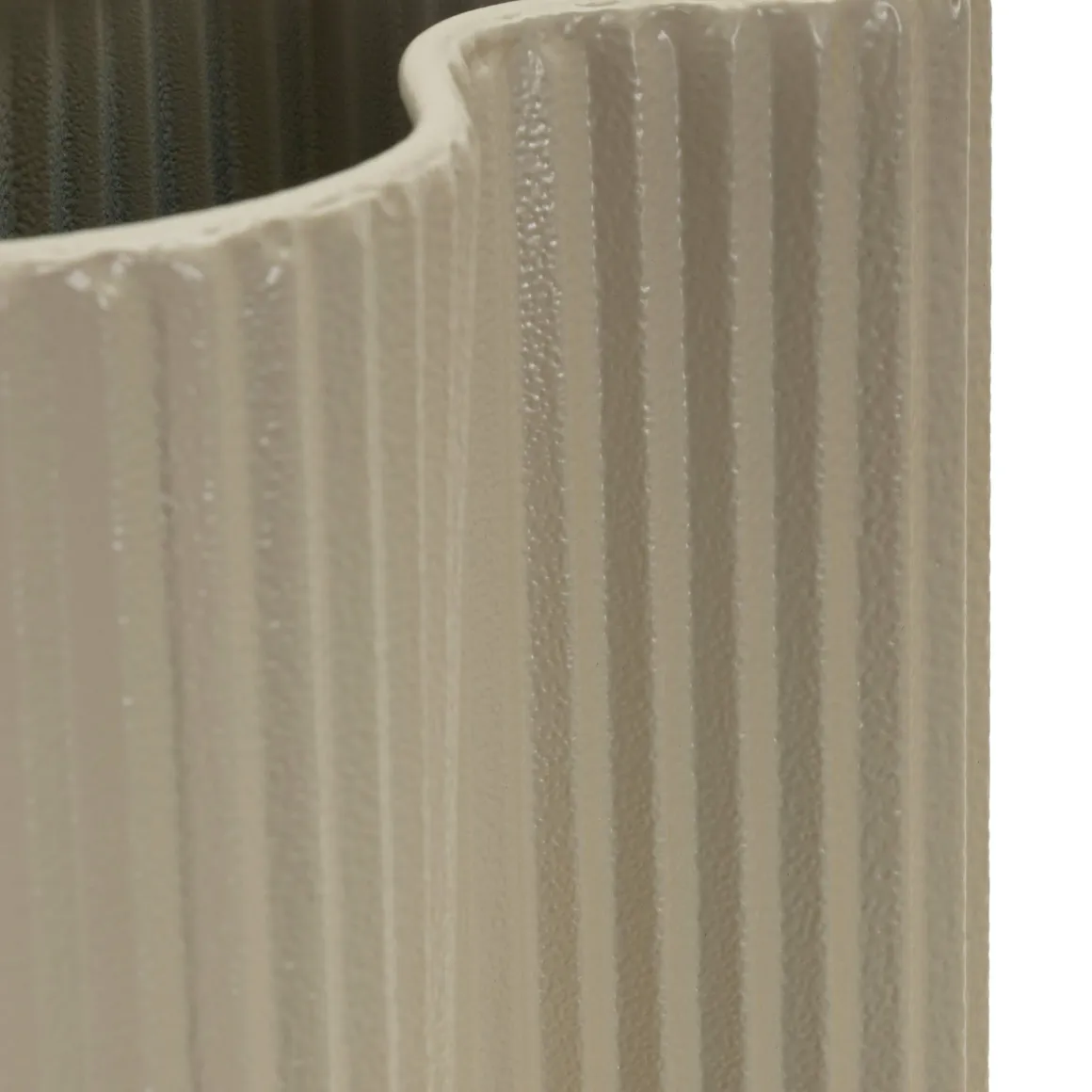 Vaso Beige Superficie Ondulata con Finitura Opaca, - Fase