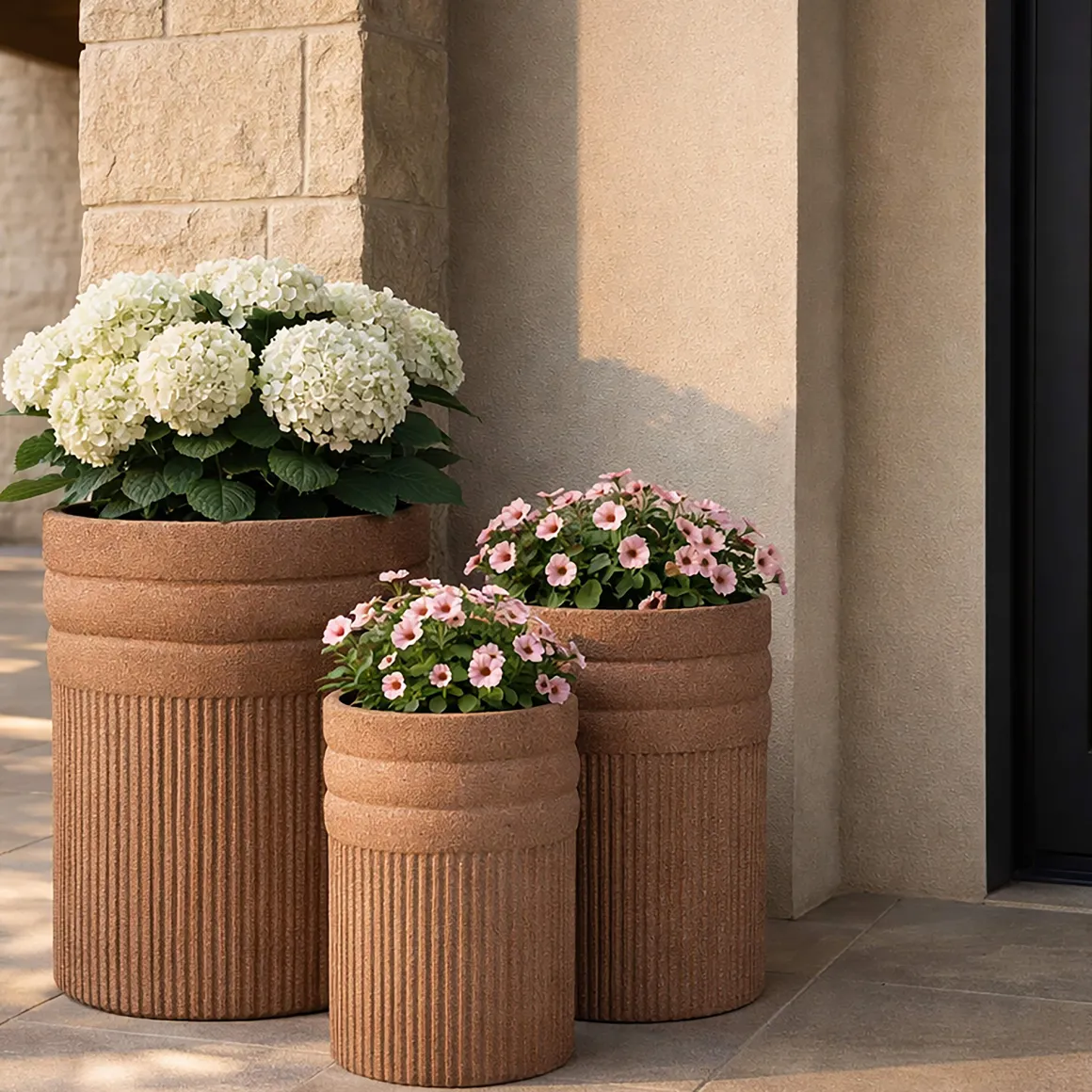 Vaso Marrone Terracotta set 3 Vasi Diametro Vaso Grande: 37, Vaso Medio: 32, Vaso Piccolo: 27 cm, Sfumatura Colore Struttura Terracotta - Gafase